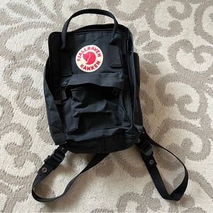 Fjallraven Kanken Backpack in Black